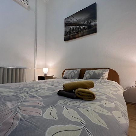 Apartment In The Historic Center Kijev Kültér fotó