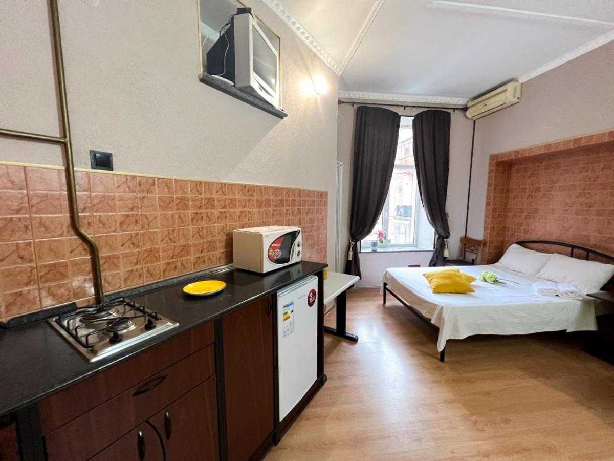 Apartment In The Historic Center Kijev Kültér fotó