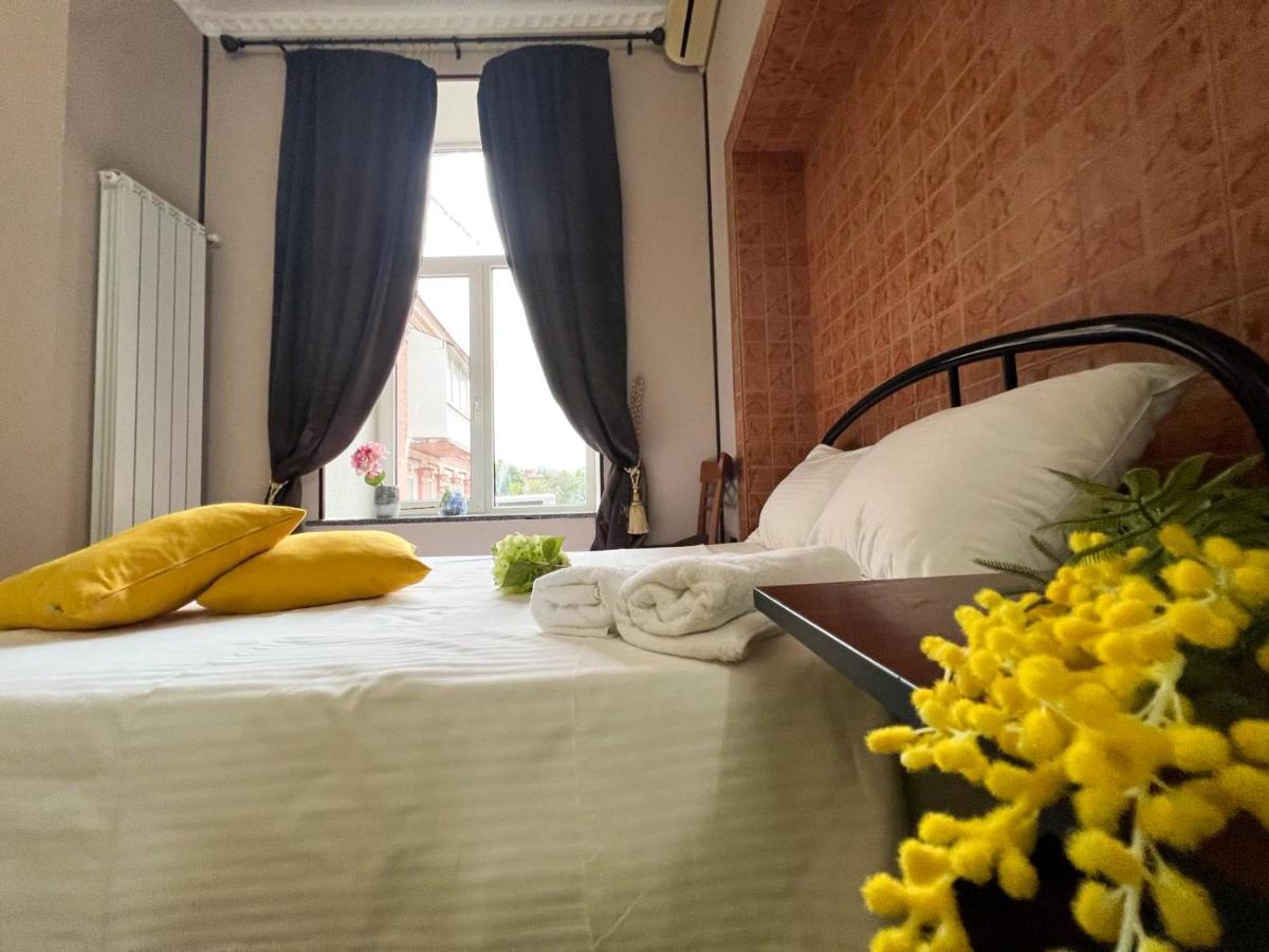 Apartment In The Historic Center Kijev Kültér fotó