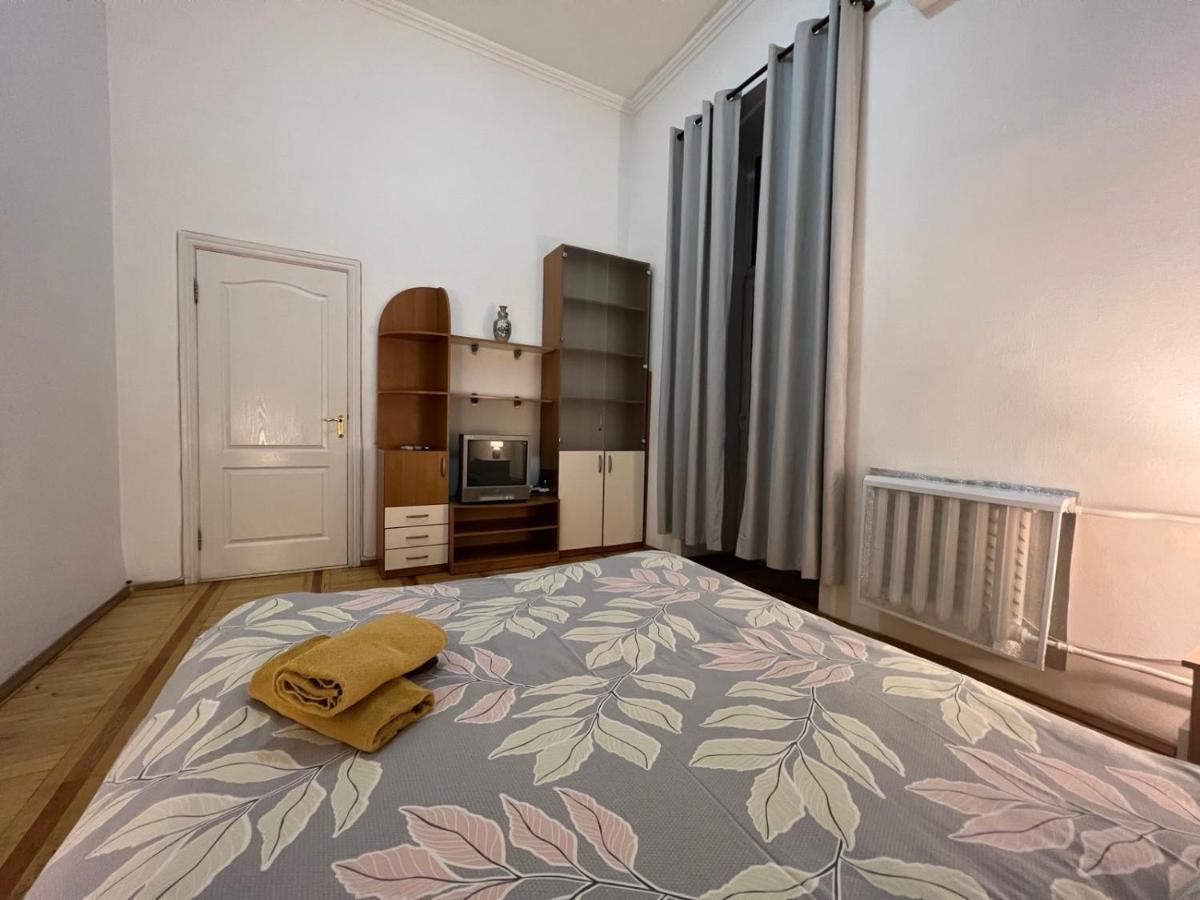 Apartment In The Historic Center Kijev Kültér fotó