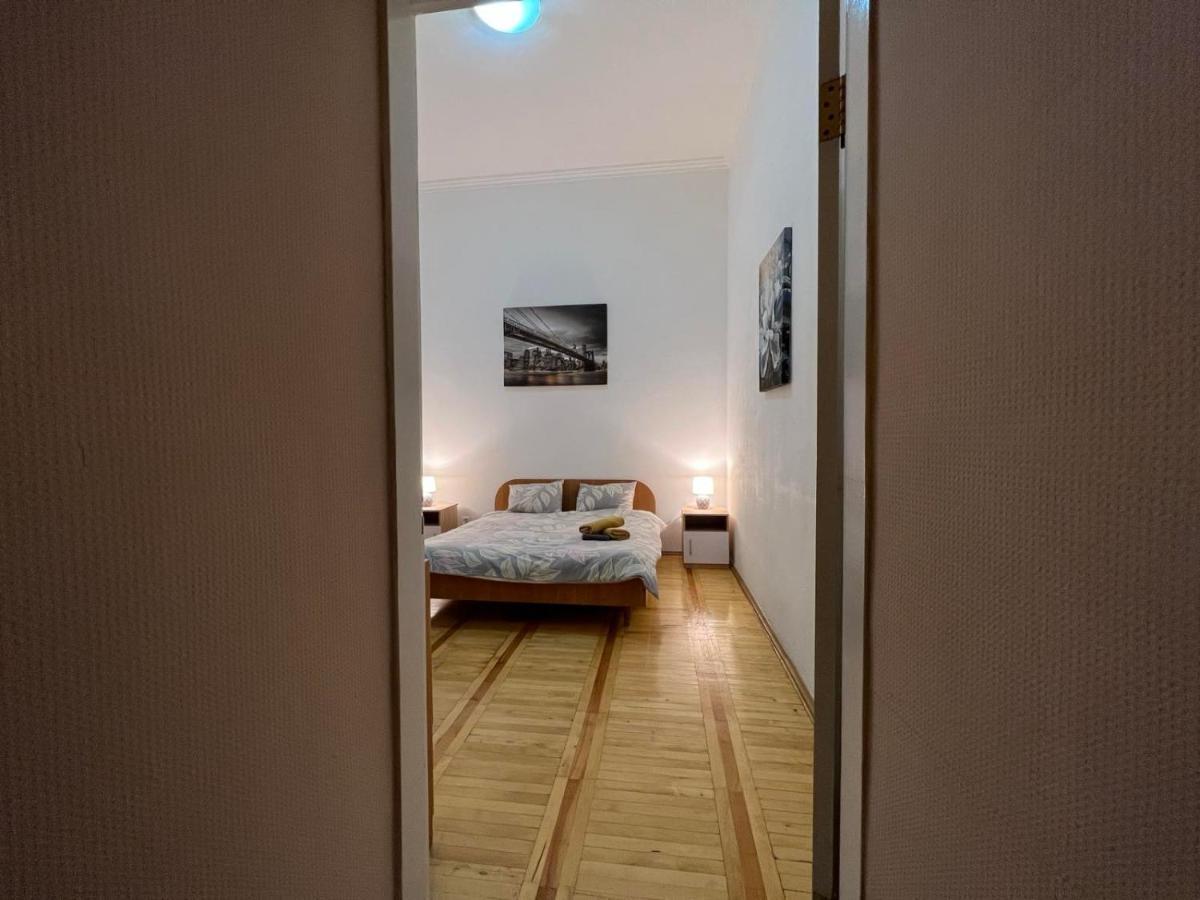 Apartment In The Historic Center Kijev Kültér fotó