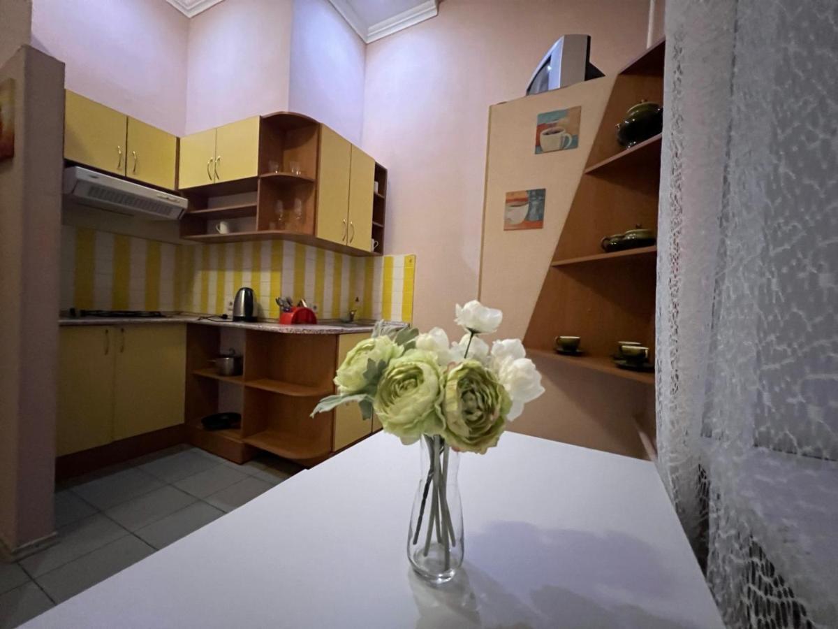 Apartment In The Historic Center Kijev Kültér fotó